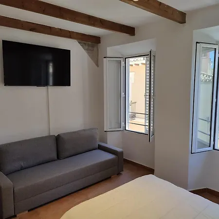 Frailes Apartments-3